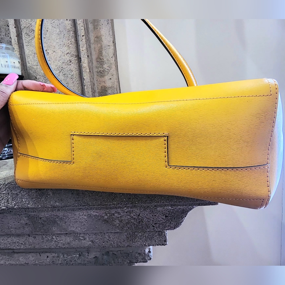 Tory Burch Parker Tote (Small)9.5"H x 11.8"W x 5.3"D - Picture 14 of 17